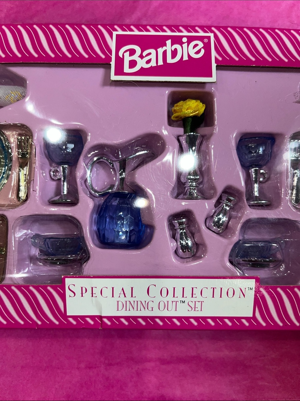 1998 Barbie Special Collection Dining Out Set - Blue, Silver and Gold - NRFB - Picture 5 of 9